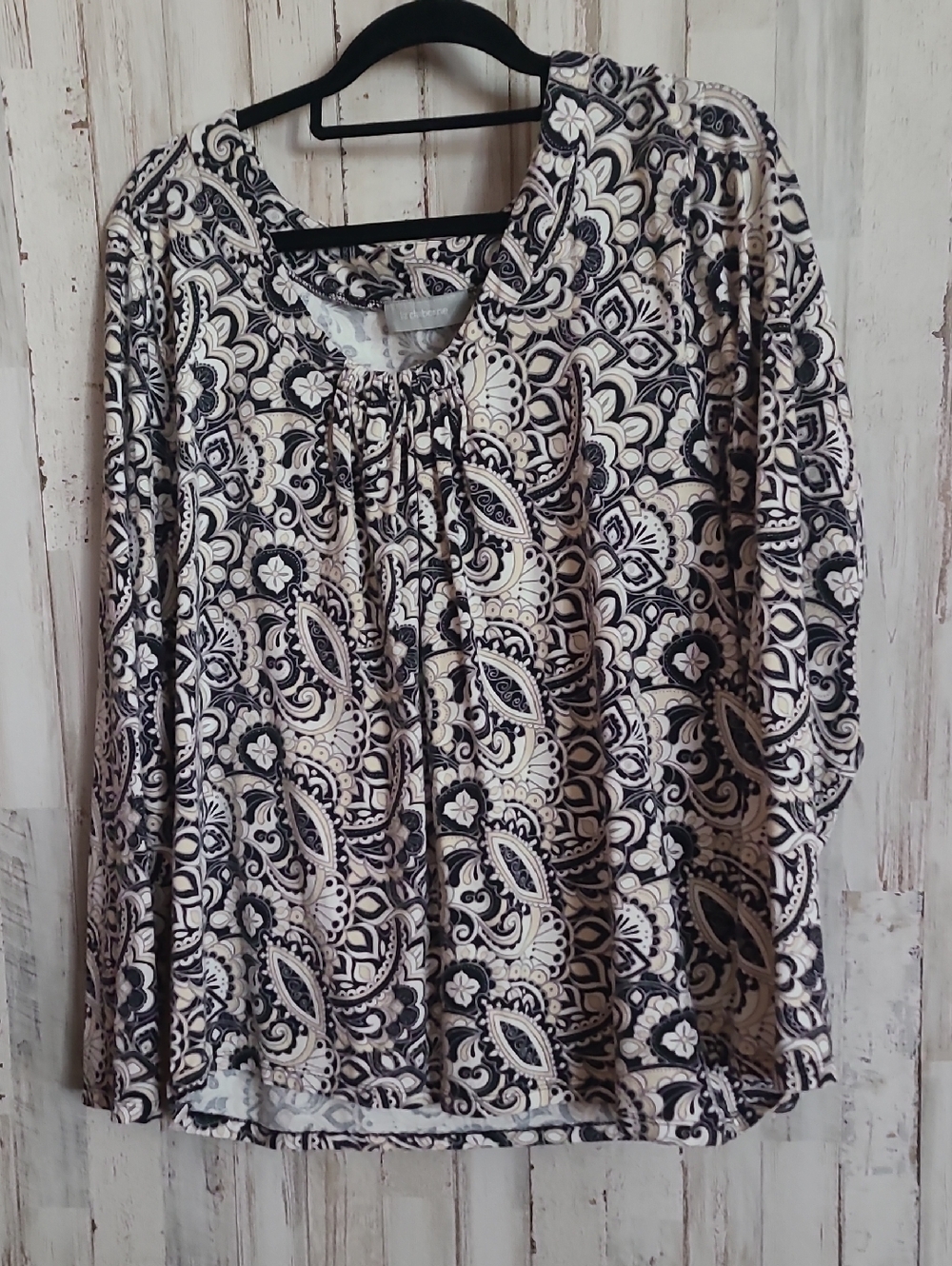 Liz Claiborne Black and Cream Paisley Long-Sleeve Top